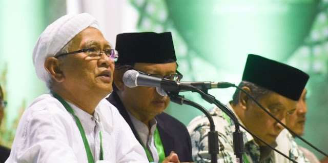 Terkait Banyaknya Umat Islam Yang Belajar Agama Hanya Lewat Google, Ini Kata Gus Mus