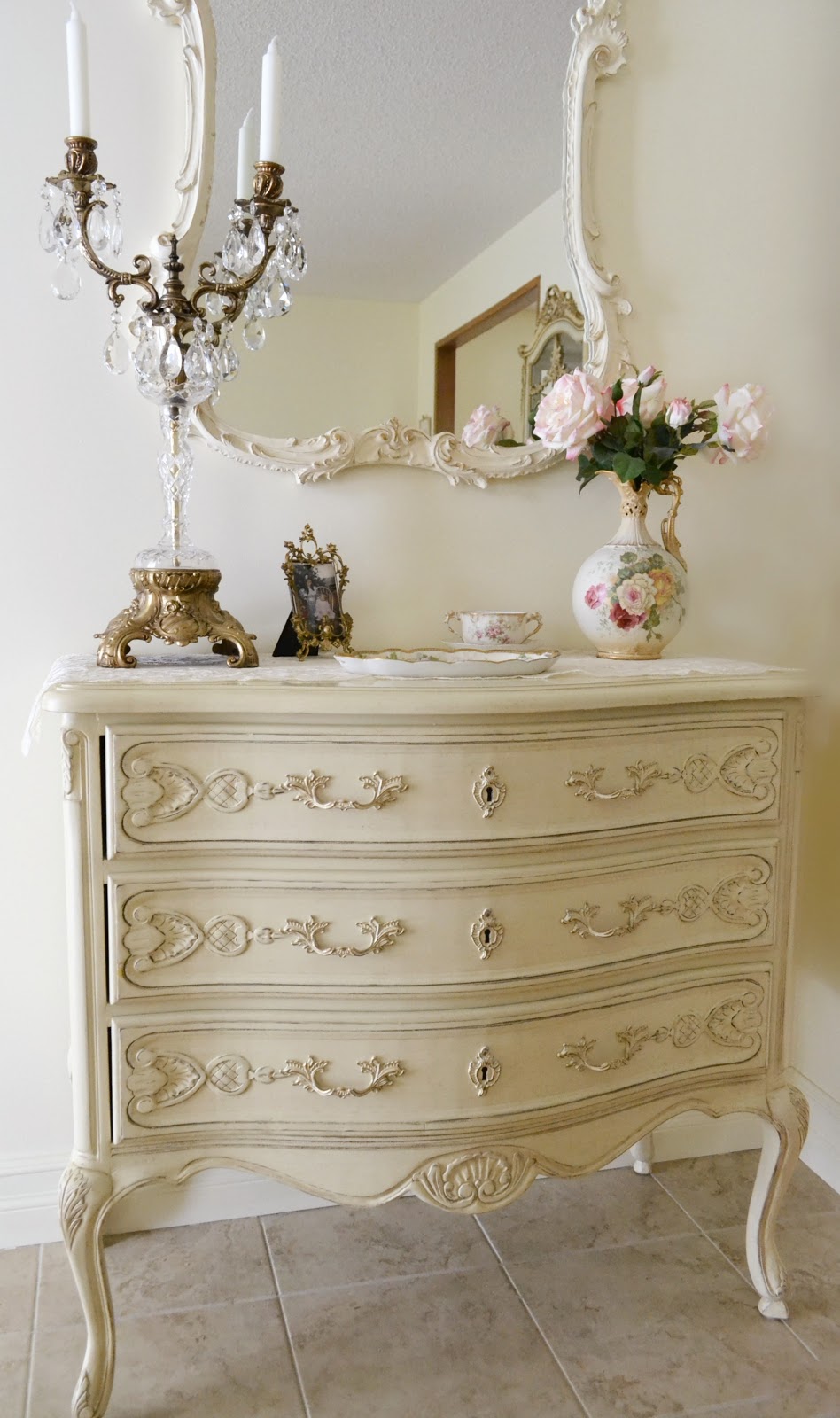 Jennelise French Furniture