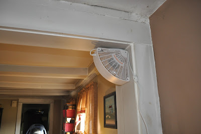 Mainely Ewes Farm: Corner Doorway Fan