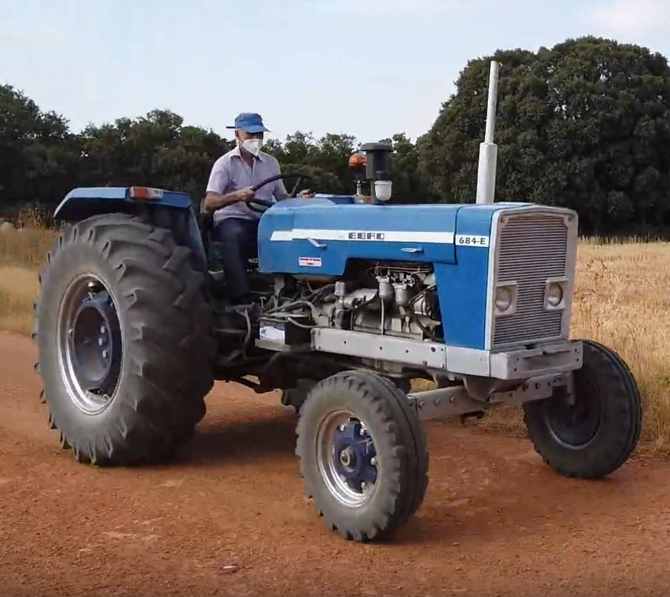 Más que Máquinas Agrícolas PROCESO DE RESTAURACIÓN DEL TRACTOR EBRO 684 E