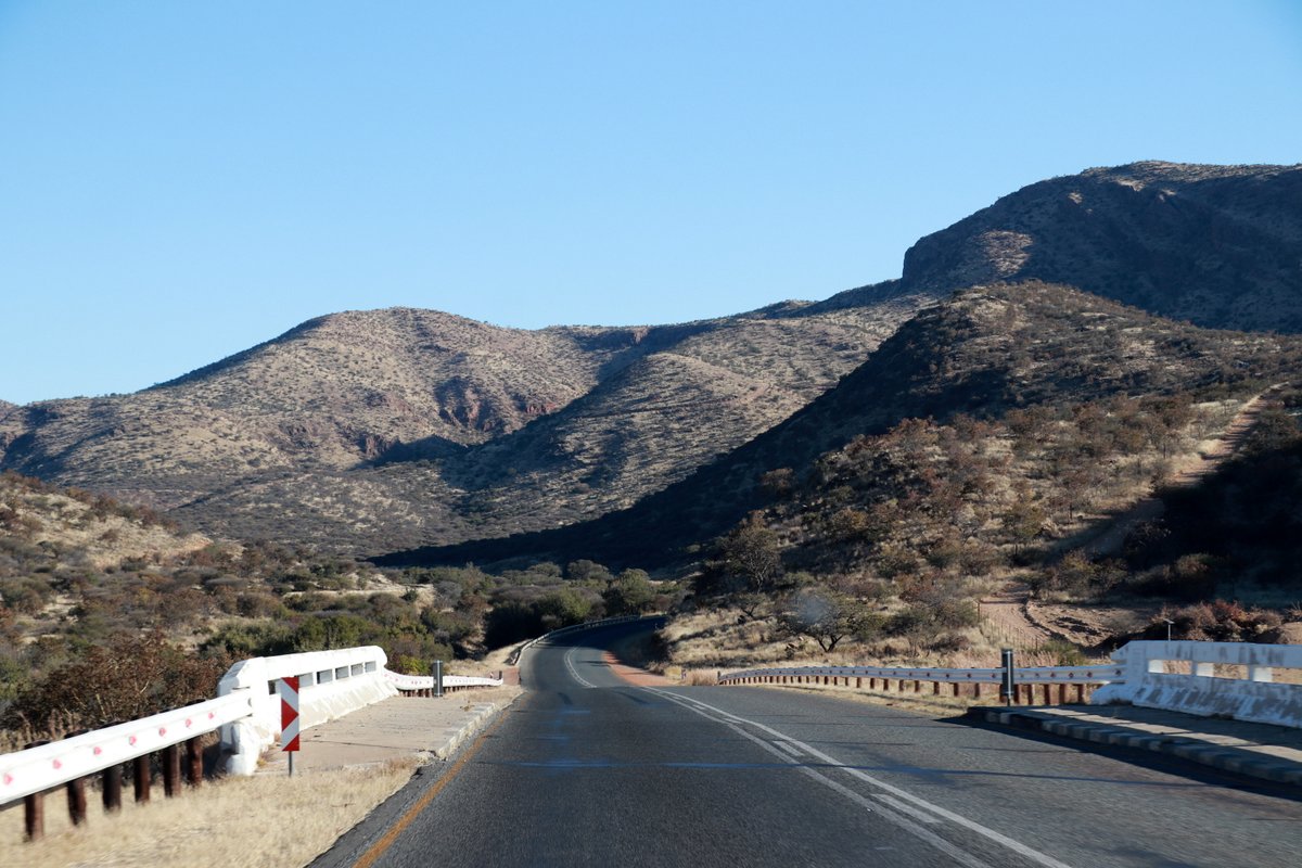 Вшестером по Намибии на джипах в пандемию