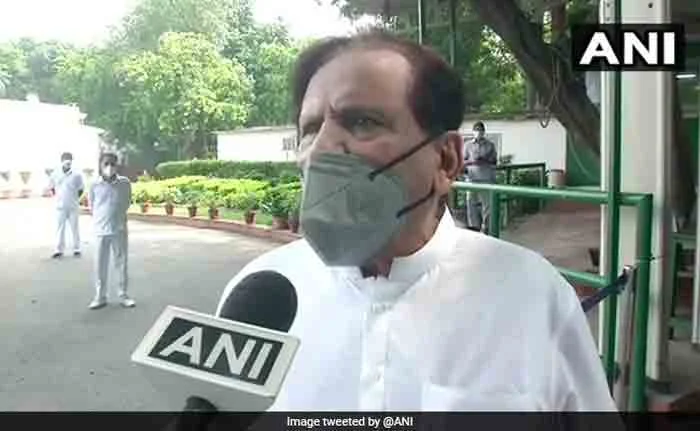 Congress Leader Ahmed Patel, Who Tested Covid Positive, Moved To ICU, Says Son, New Delhi, News, Health, Health and Fitness, Hospital, Treatment, Congress, Leader, National