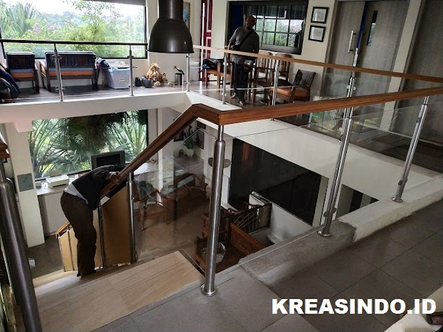 Railing Balkon Stainless Kombinasi Akrilik pemasangan Di Perumahan Villa Permata Santi Cinere Railing Balkon Stainless Kombinasi Akrilik pemasangan Di Perumahan Villa Permata Santi Cinere