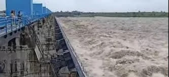 गोसीखुर्द धरणाचे 33 दरवाजे उघडले,33 doors of gosikhurd dam open due to heavy rain,gosikhurd dam,Bhandara,Goshikhurd,Goshikhurd live,Goshikhurd news,