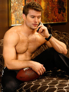 050809_mlawson_shirtless_240x320.jpg
