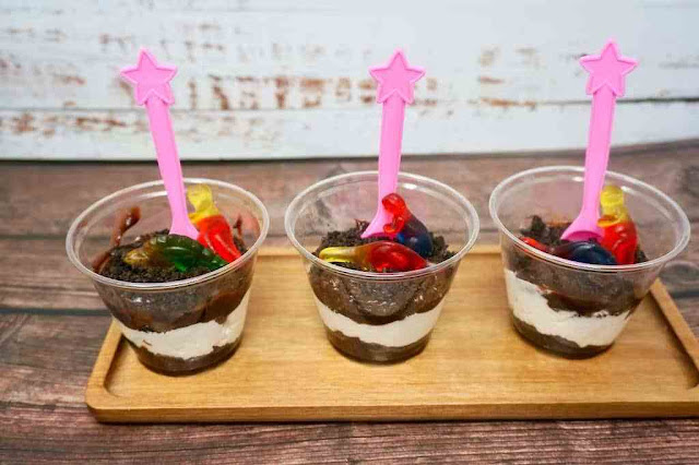 Dinosaur Dirt Pudding Cups