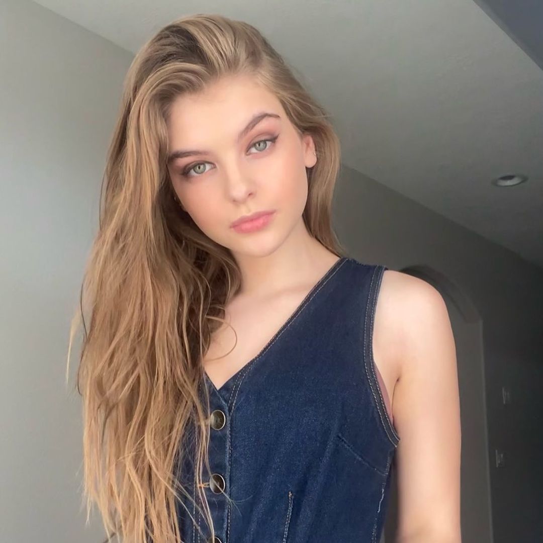 Starlet Arcade: Hot Lyliana Wray