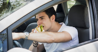 6 consejos para comer sano mientras maneja