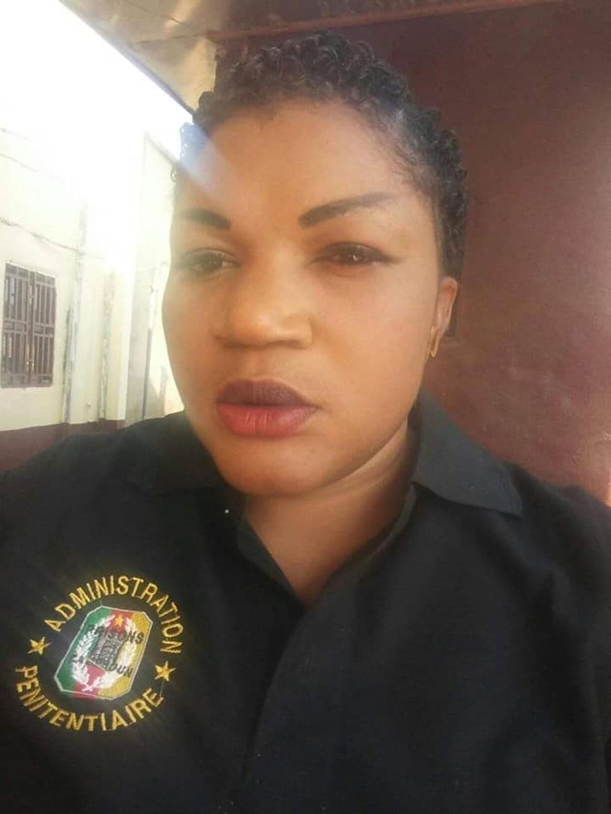 селфи со стороны. надзирательница пришла сделать селфи. селфи девушек на работе. надзирательница пришла сделать селфи. надзирательница фильм 1979.