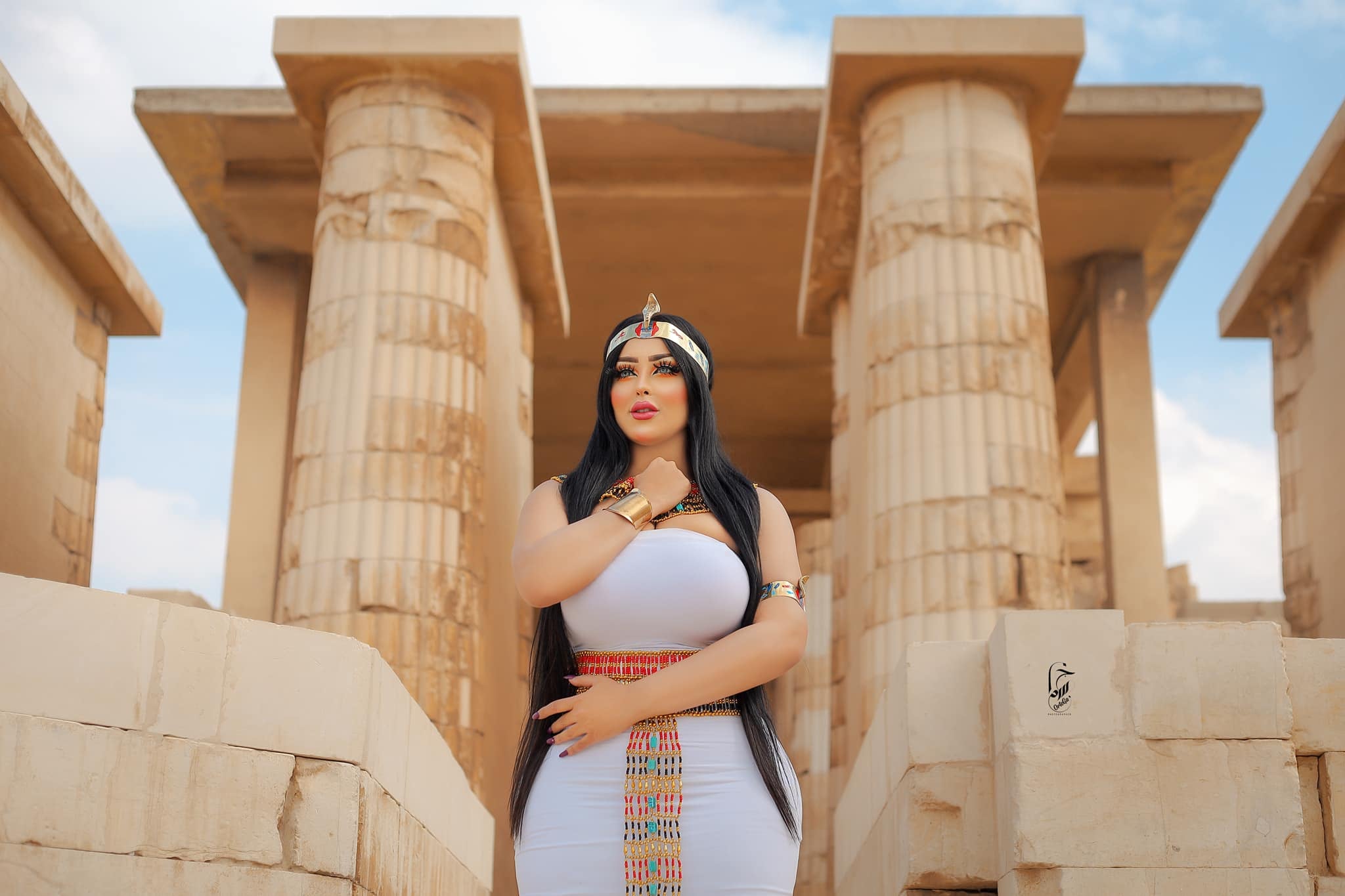 Photos of model Salma El-Shimi in the pyramids are causing a stir in Egypt.