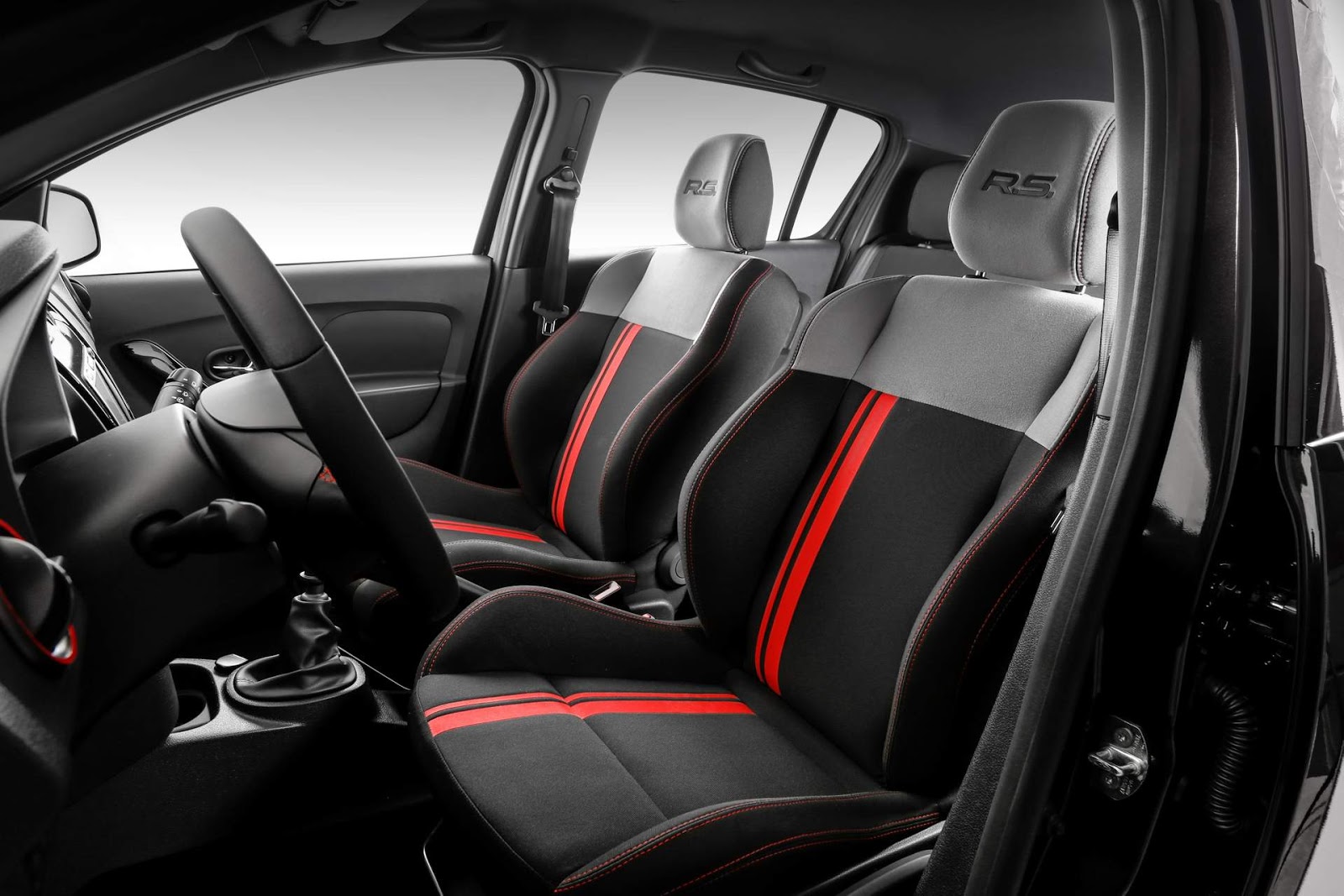 Sandero RS 2017 Racing Spirt consumo, preço, detalhes