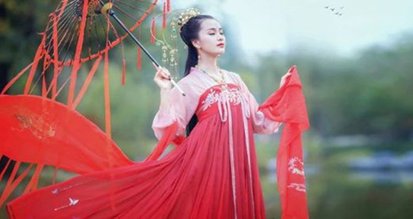 女人旺不旺夫，從這幾點面相上就能看得出來！