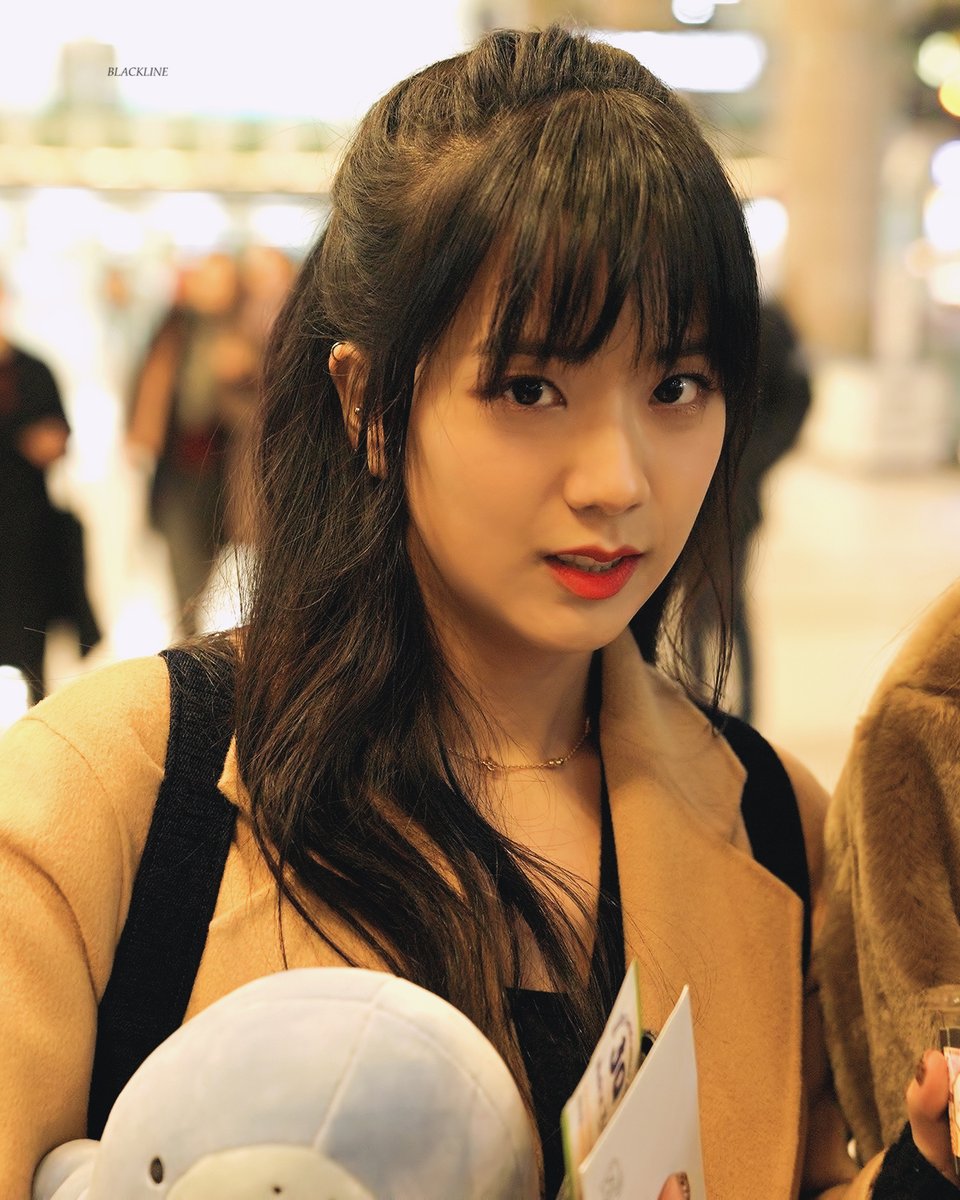 Blackpink Jisoo Showcases Angelic Smile At The Airport! | PinoyKawayan