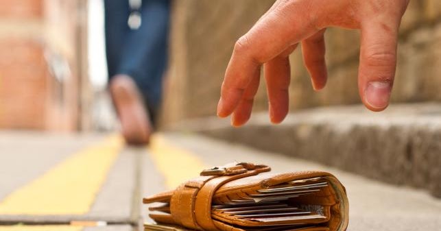 Jika Barang Hilang Atau Tersalah Letak, BACALAH Ayat Ini .. Insya Allah