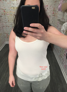 the sweat edit blogger trying on a 34DD bra