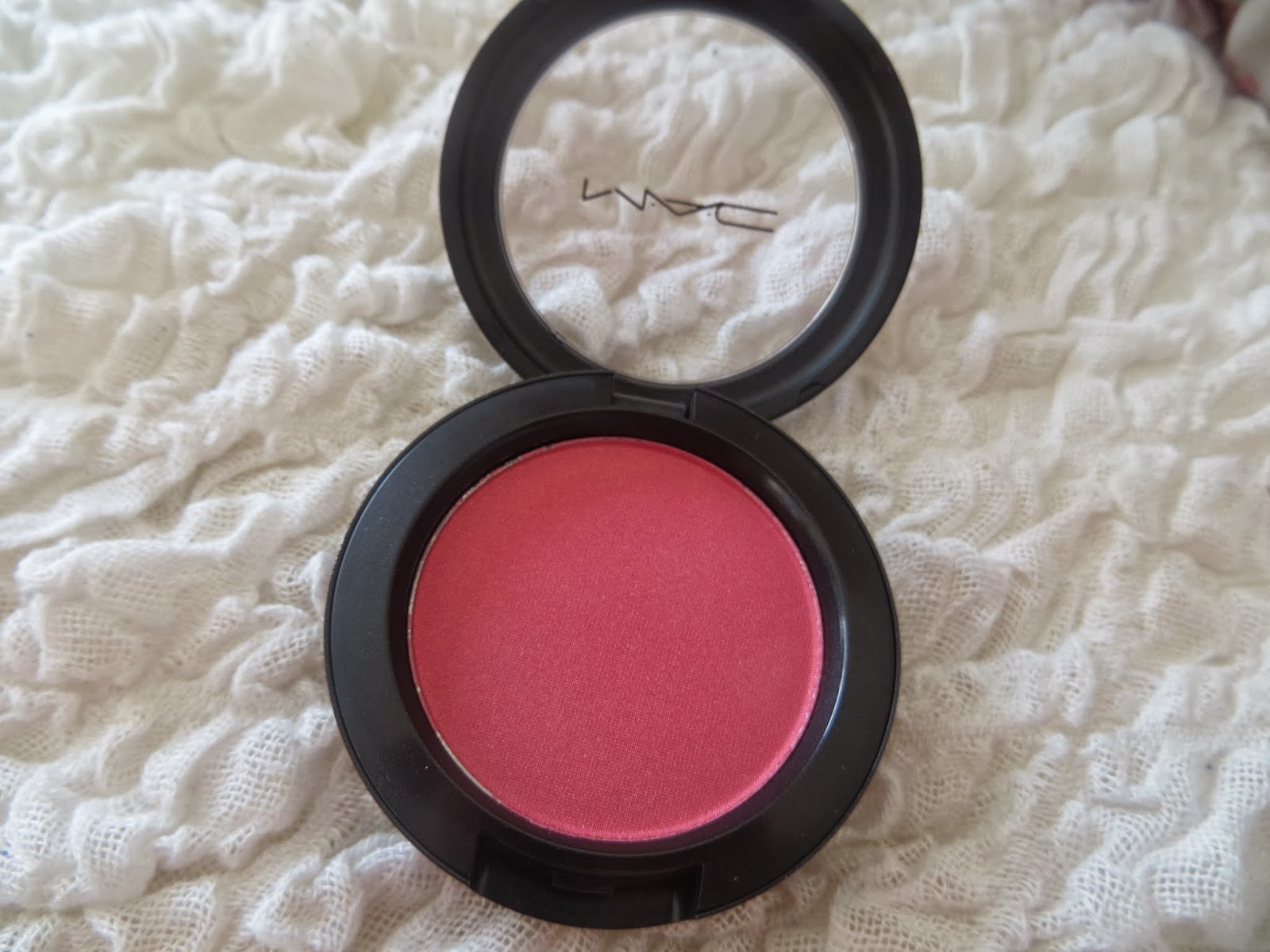 MAC, Blusher, Blush, Dolly Mix, Pink, Review, Shimmer, Pretty, Swatch