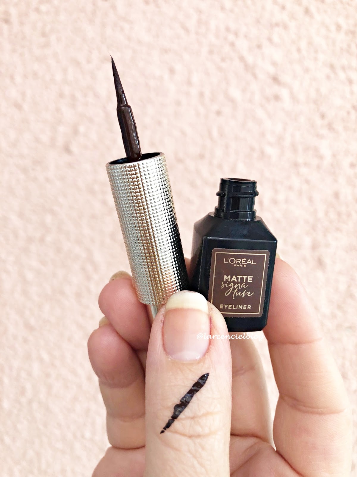 лореаль сигнатуре 202. Loreal matte signature подводка жидкая. Matte signature. лореаль matte signature. Matte signature 06 купить в спб.