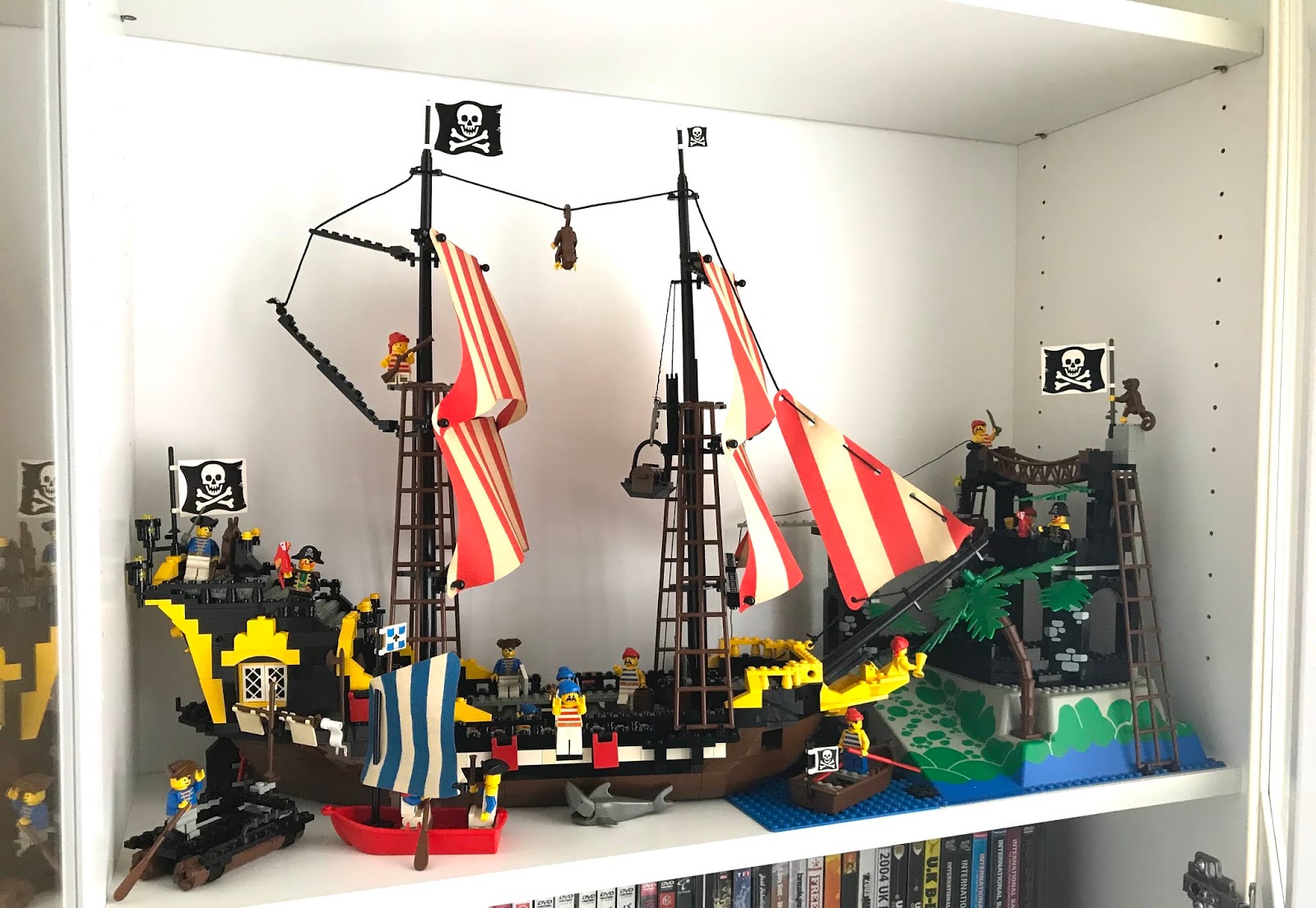 Kinsta presents... LEGO Storage Billy Bookcase/Oxberg Combo Display