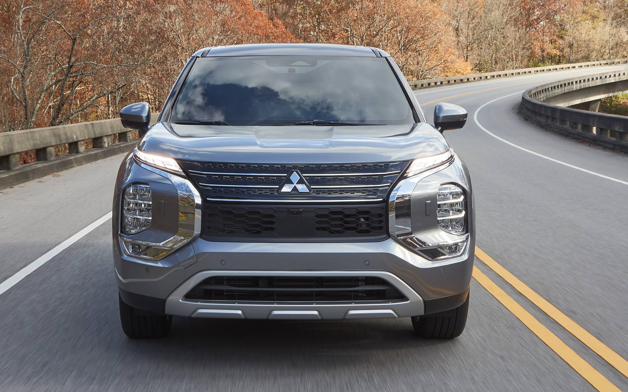 Mitsubishi 2022. новый mitsubishi outlander 2022. какие митсубиси 2022. новый аутлендер 2021. новый мицубиси аутлендер 2022.