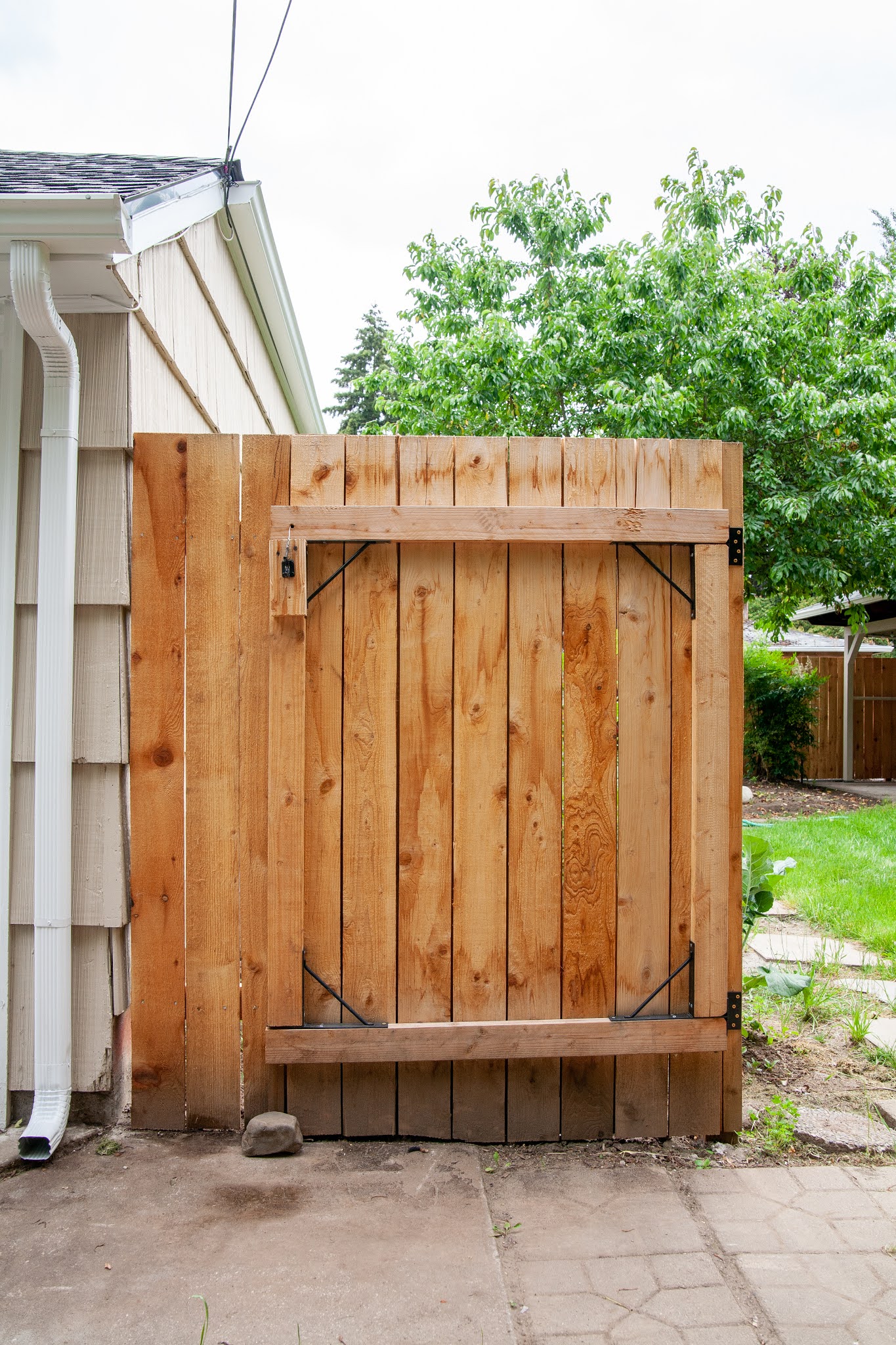 DIY sealing our fence! How to protect wood with a clear stain / Create