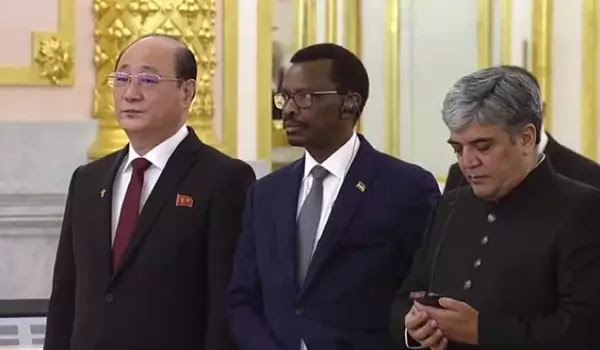 Sin Hong Chol at the ceremony of presenting credentials to Putin on November 24, 2-2-