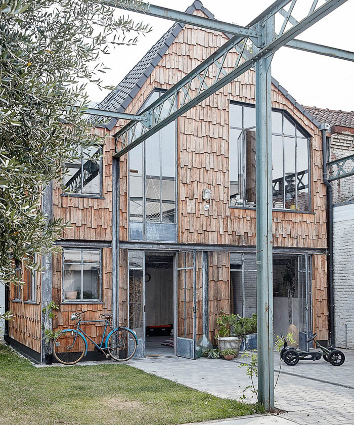 Reforma conecta casa de 160 m² a jardim e traz sensação de calma