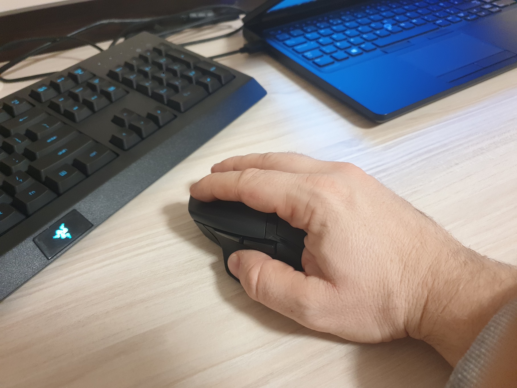 Razer Basilisk X HyperSpeed - one of the best under $60 - TEST and REVIEW