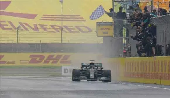 Lewis Hamilton vince il gran premio di Turchia 2020