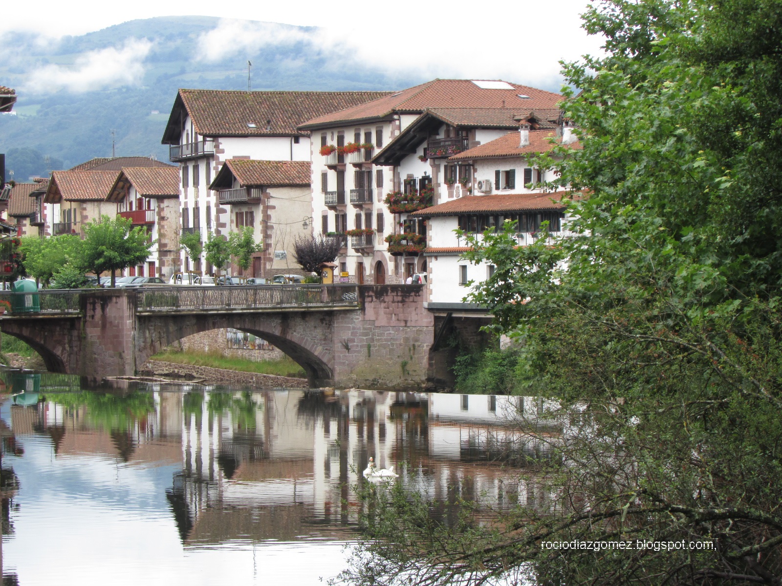 Rocío Díaz Gómez : Dolores Redondo, el Valle del Baztán y yo