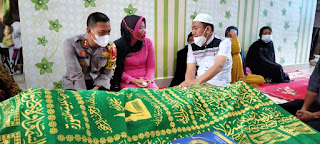 Innalillahi Wainnailaihi Rojiun,Kapolres Pangkep Melayat ke Rumah Duka,Istri Kabag Sumda Polres Pangkep Meninggal Dunia