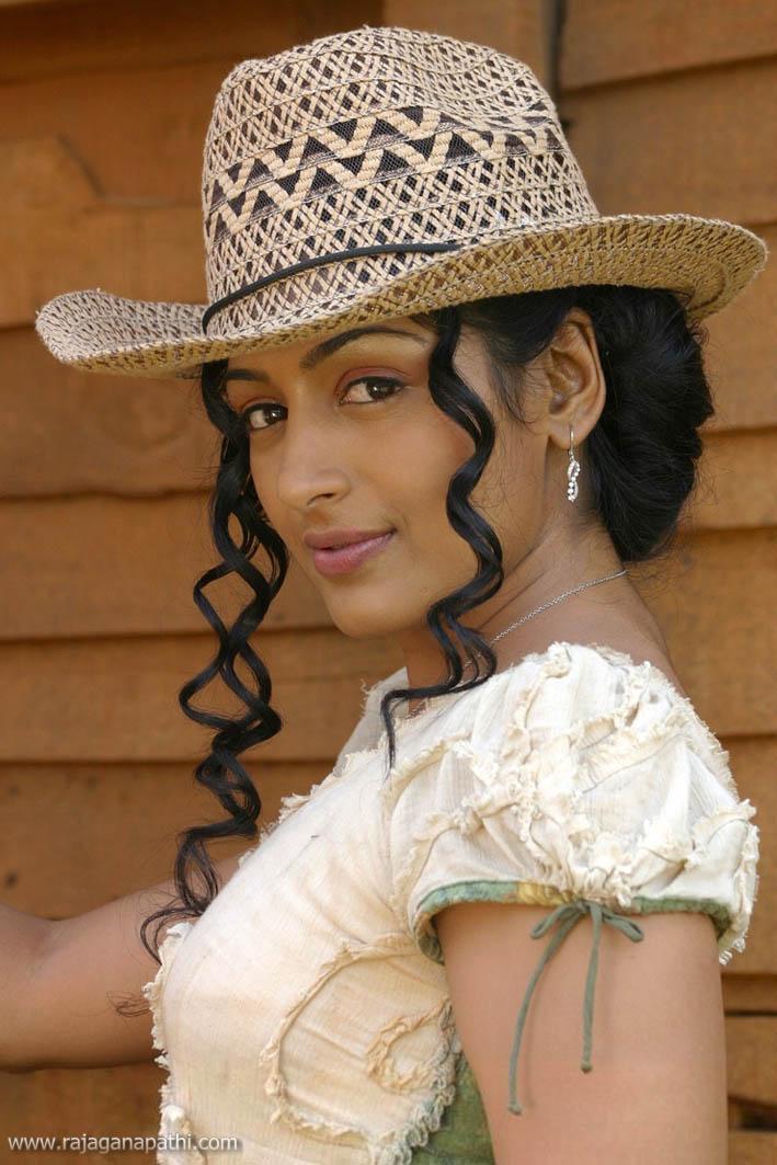 South Actress Padmapriya Unseen Sexy Latest Photo Shoot Gateway To World Cinema
