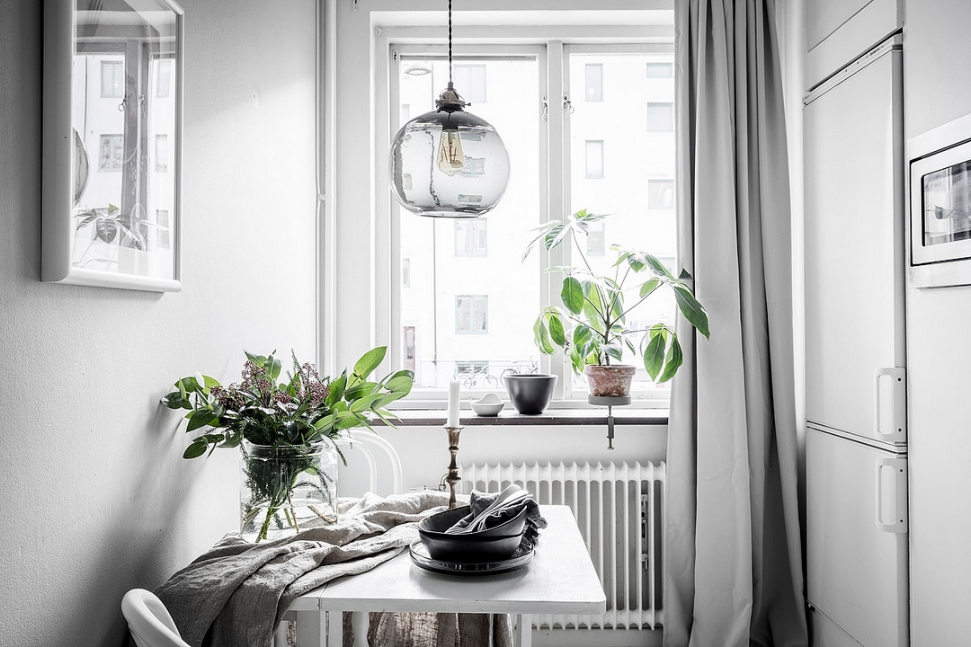 AU COIN MAIS PAS NÉGLIGÉ