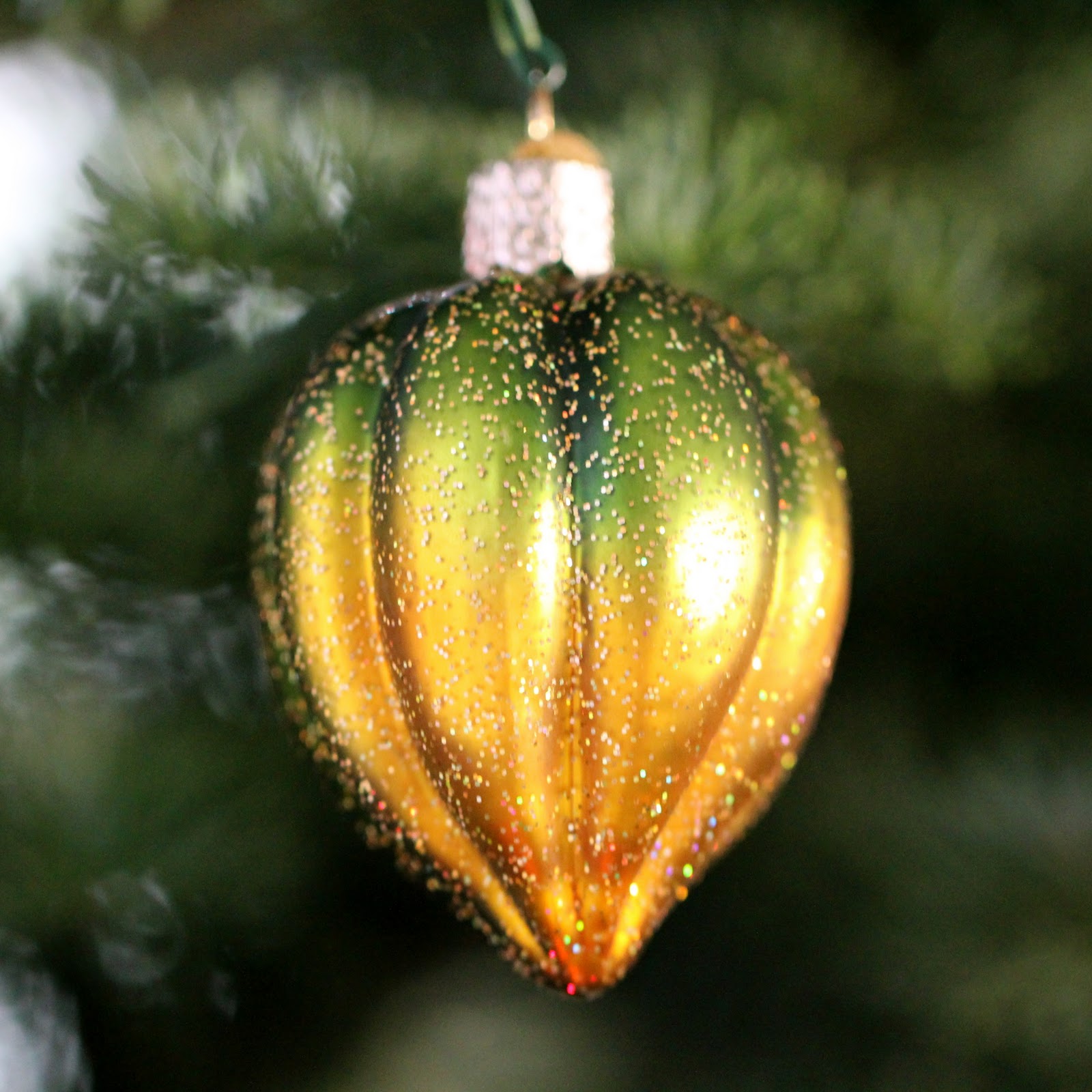 c. creativity: life in macro: A Christmas Ornament Tradition
