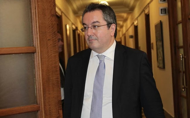 Μόσιαλος: Θα ζούμε για πολλές δεκαετίες με τον κορονοϊό – Πιθανός ο εμβολιασμός κάθε χρόνο