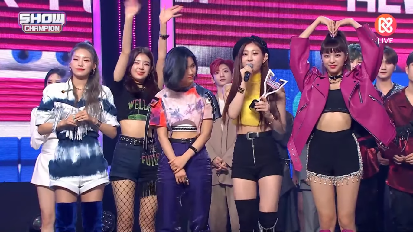 ITZY Wins The 3rd Trophy for 'WANNABE' at 'Show Champion'