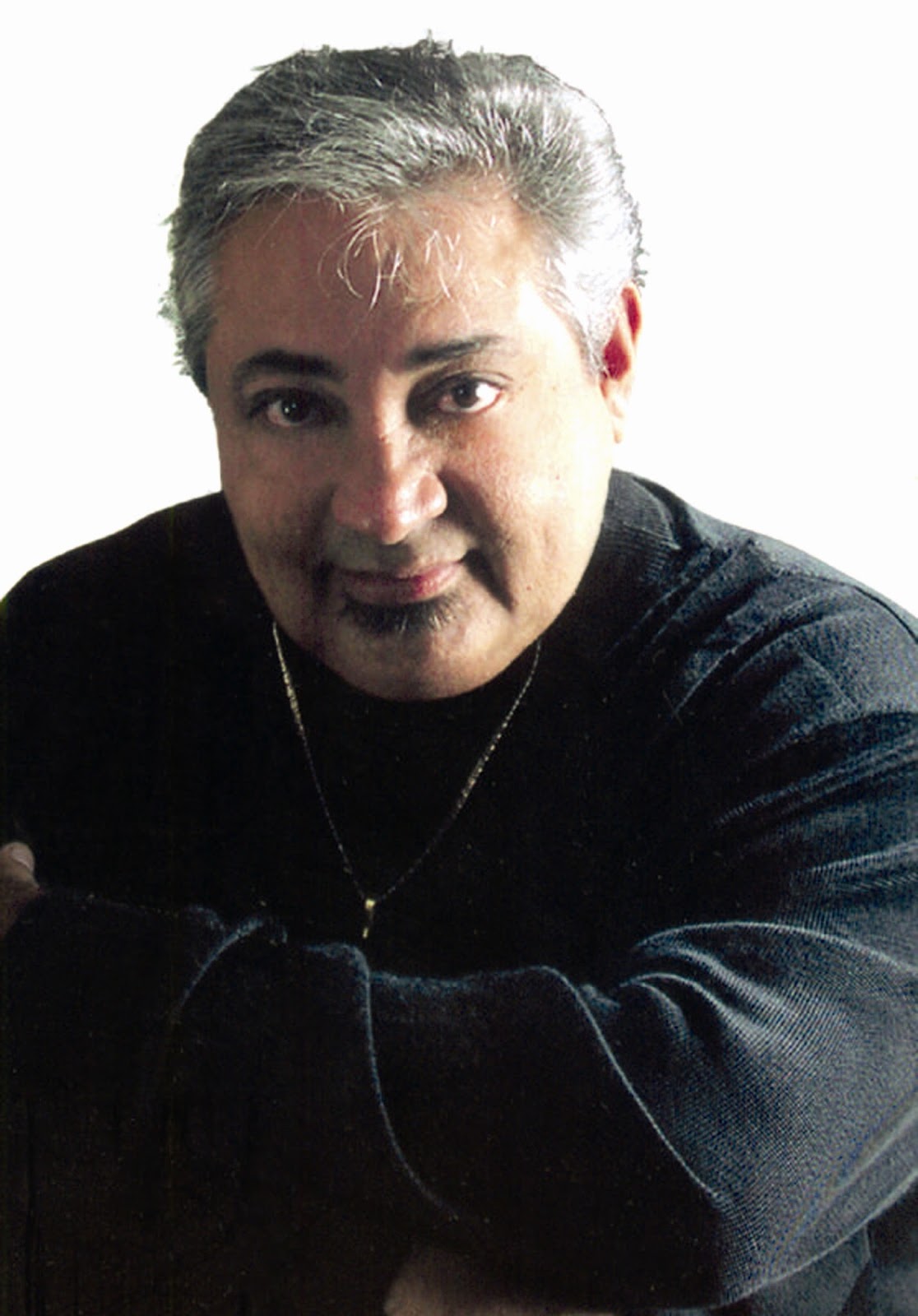 Anthony Ríos “A Piano y Voz” en Hard Rock Café ~ Se mueve RD