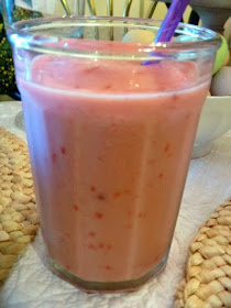Strawberry Pear Smoothie - Fresh pears blended with strawberries make for a light and bright drink that will keep you cool and delight your senses! Slice of Southern
