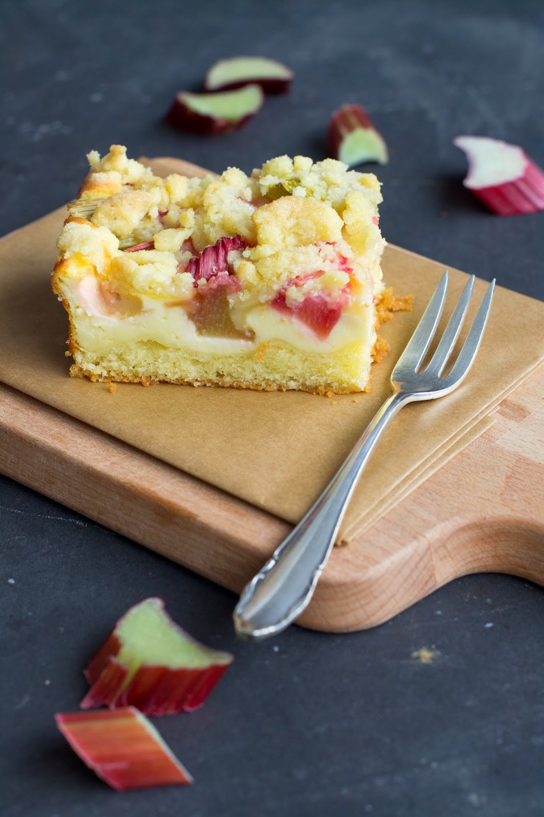 Kuchen &amp; Quiche: Rhabarberkuchen mit Quark und Streuseln