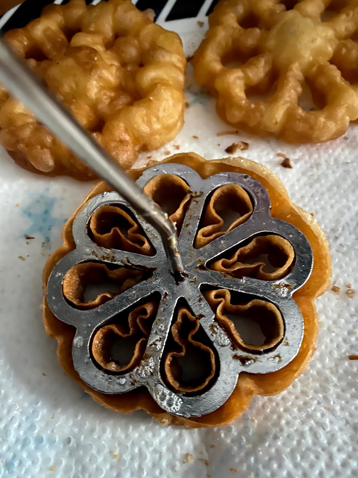 Fettig, aber muss sein: Kleine Waffeln nach DDR Rezept