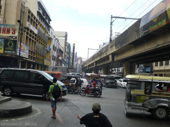Intersection of Recto Avenue of Rizal Avenue