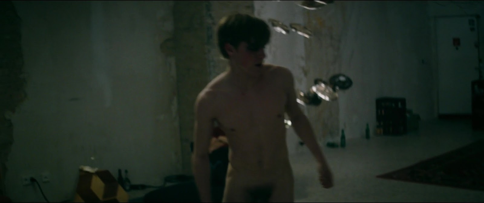 Naked louis hofmann Louis Hofmann