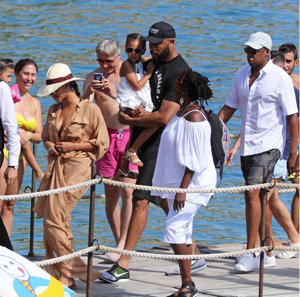 These Photos Of Beyonce, Jay Z & Their Bodyguard, Julius In Italy Has