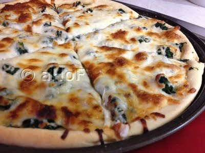 pizza, spinach, mozzarella garlic, Parmesan
