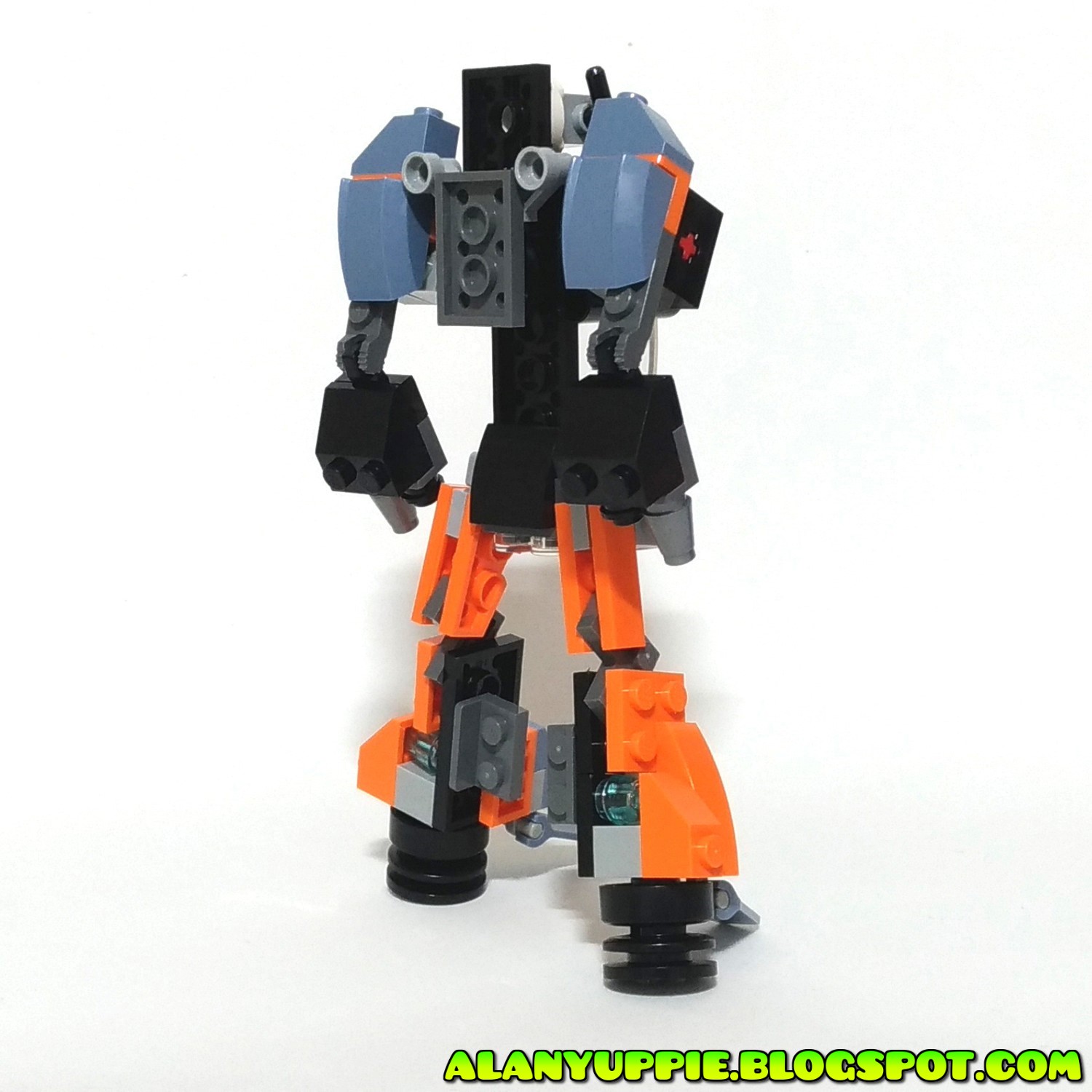 Alanyuppie's LEGO Transformers: Video Tutorial: Transformer Dronebot from LEGO Creator set 31111