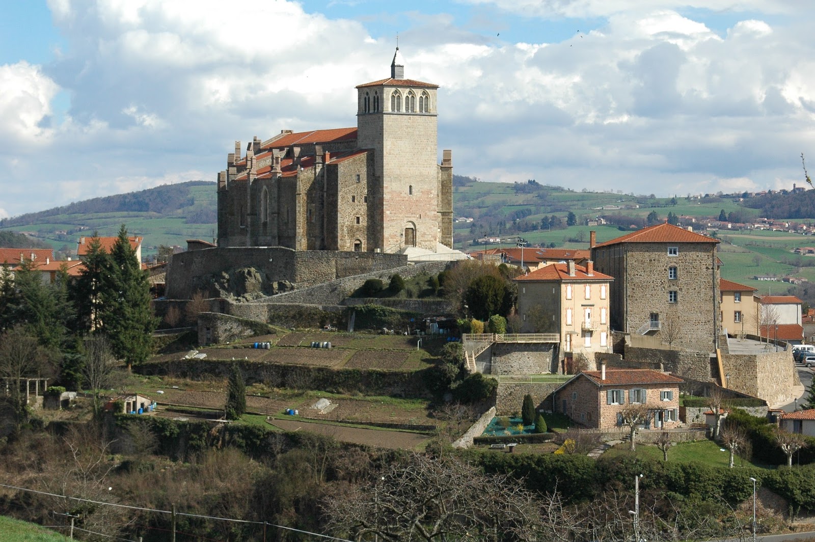Chen Gai France ) st symphorien sur coise