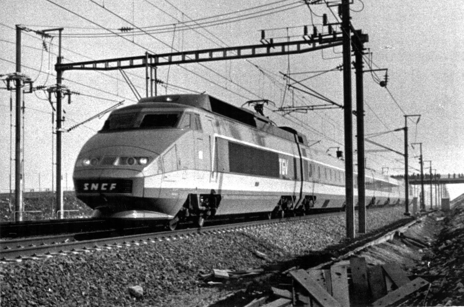 10 Major Mistakes Of World History That Will Make You Forget Yours - Ordering trains that were too broad for the platforms