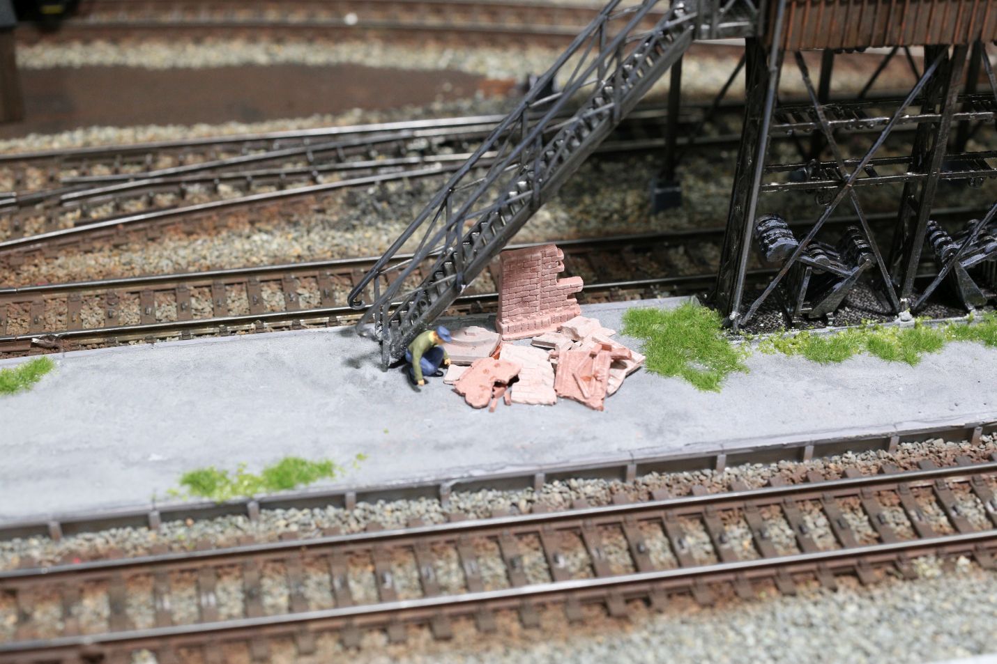 IT 関係者がよだれを垂らすほど整理されたケーブルの写真をさらに 15 枚