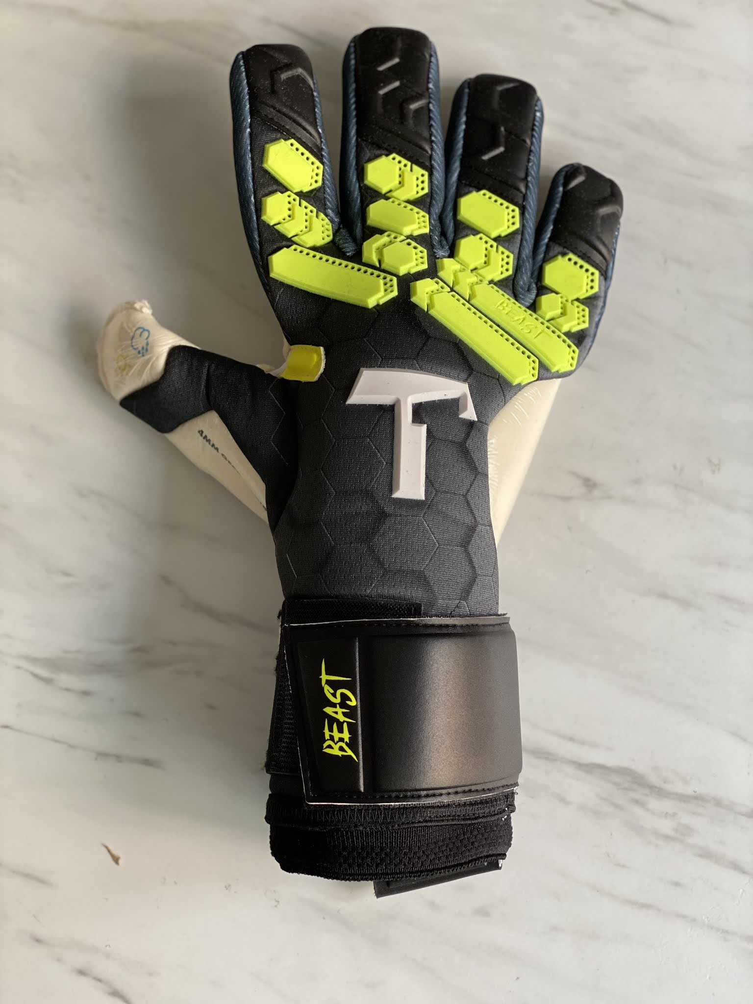 TheMGoalkeepinG T1tan Goalkeeper Gloves