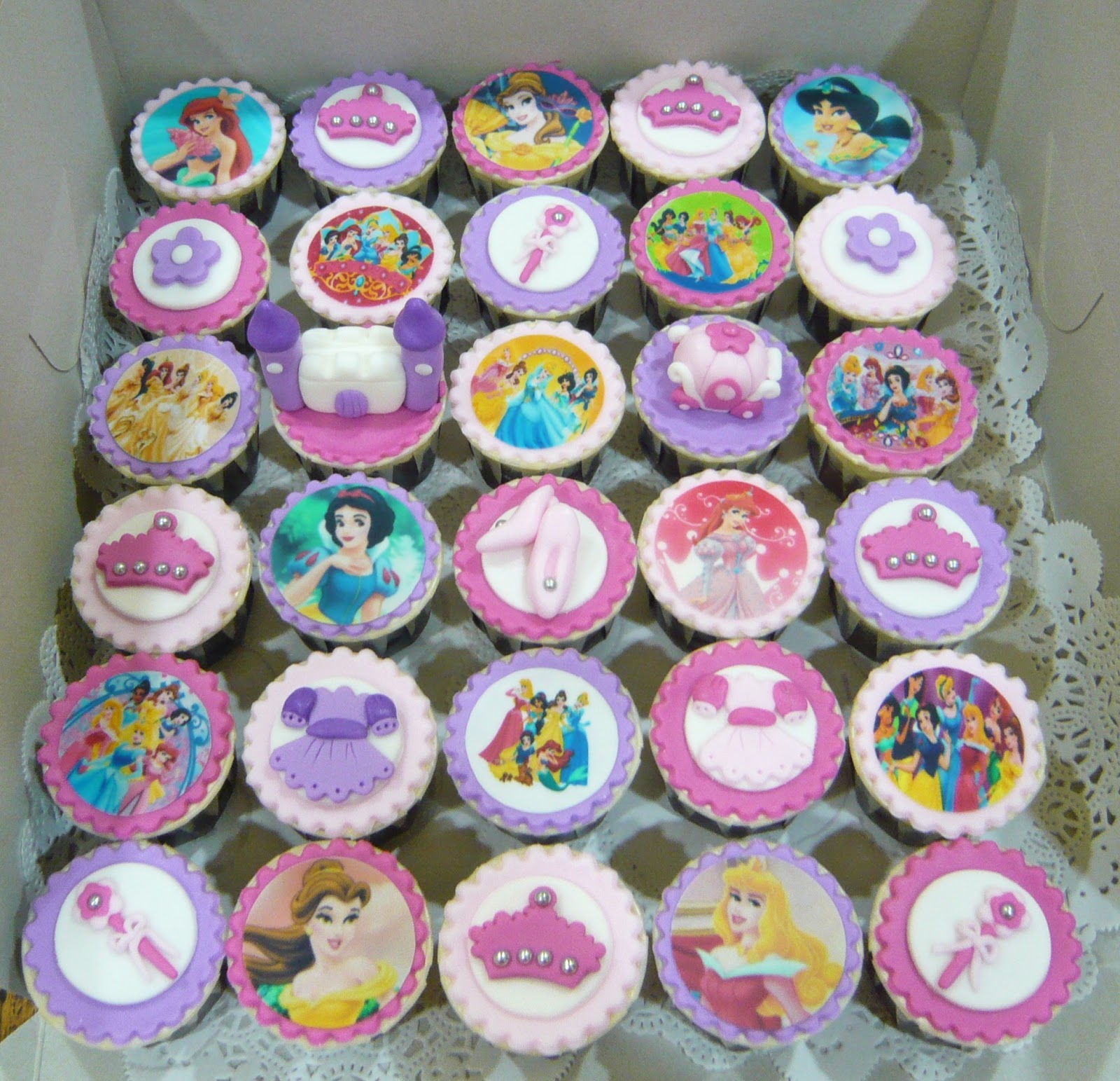 Jenn Cupcakes &amp; Muffins: Princess Cupcakes