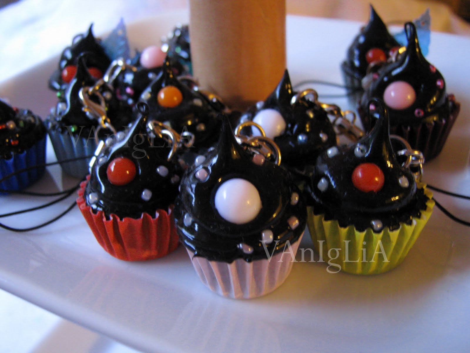 Nuevas Tendencias en Decoración de Tortas: CUPCAKES DE COLOR NEGRO